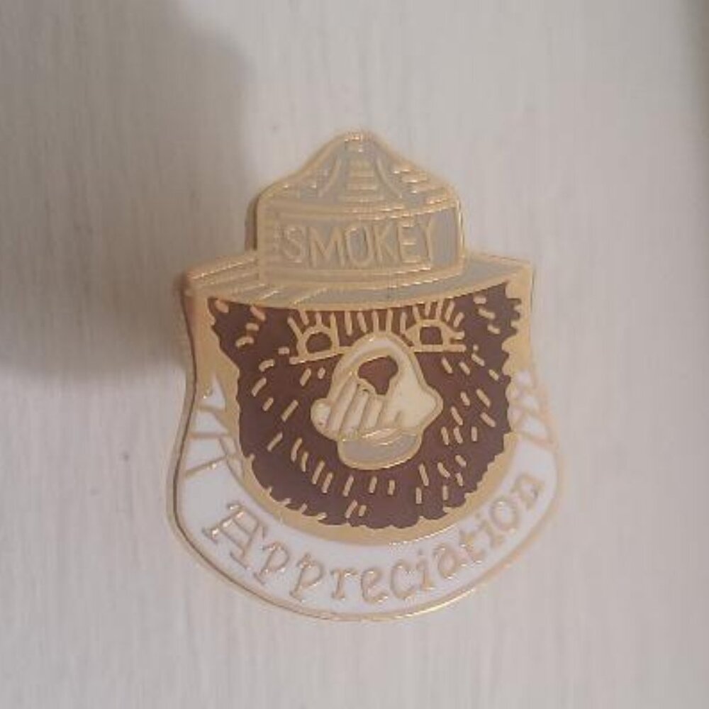🐻 Smokey The Bear Vintage Lapel Pin Tie Tack Brooch